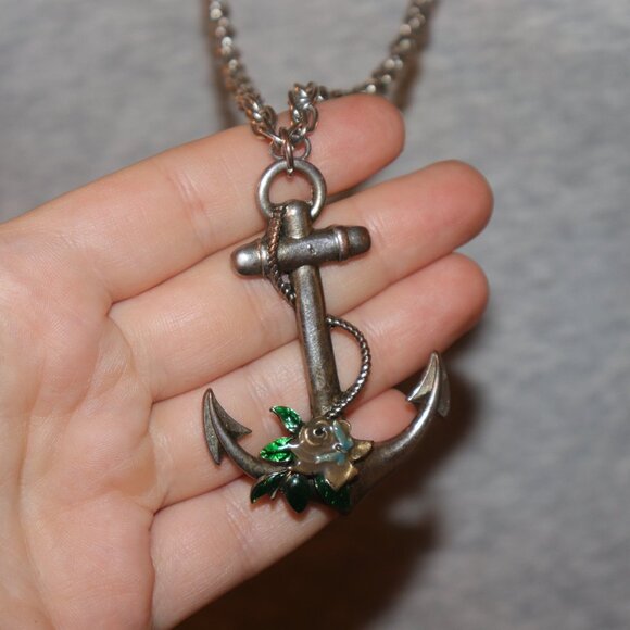 Beautiful silver Anchor statement necklace 36" - Picture 2 of 4